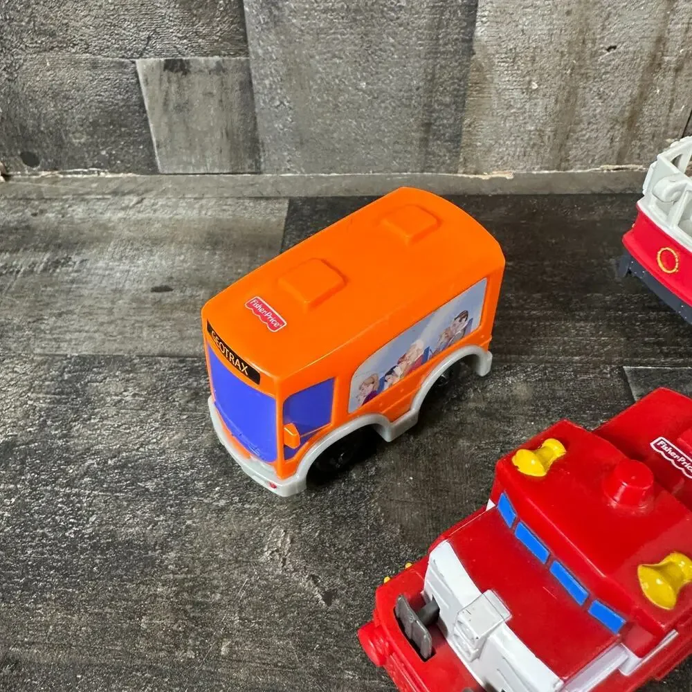 Fisher-Price GeoTrax Train‎ & Vehicle Lot Engines Fire Truck Dump Truck Bus